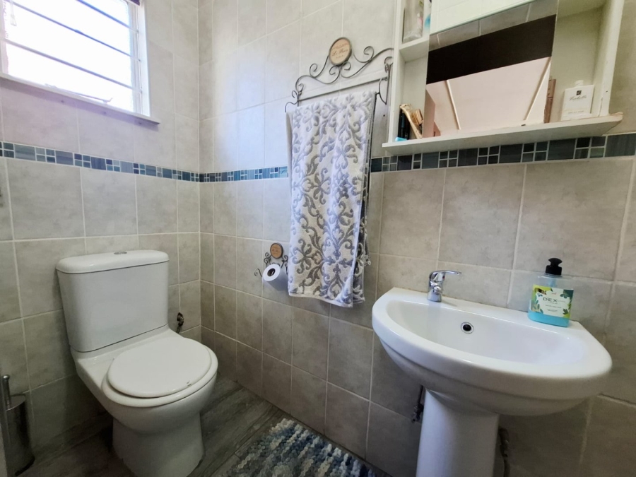 5 Bedroom Property for Sale in Wilgehof Free State